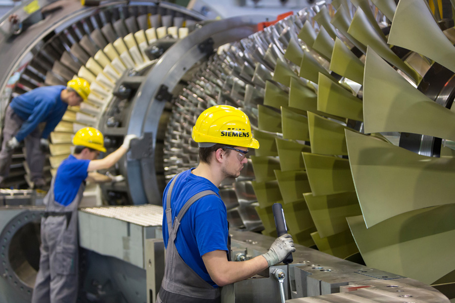 Millimeterarbeit bei der Montage von Turbinengehäusen